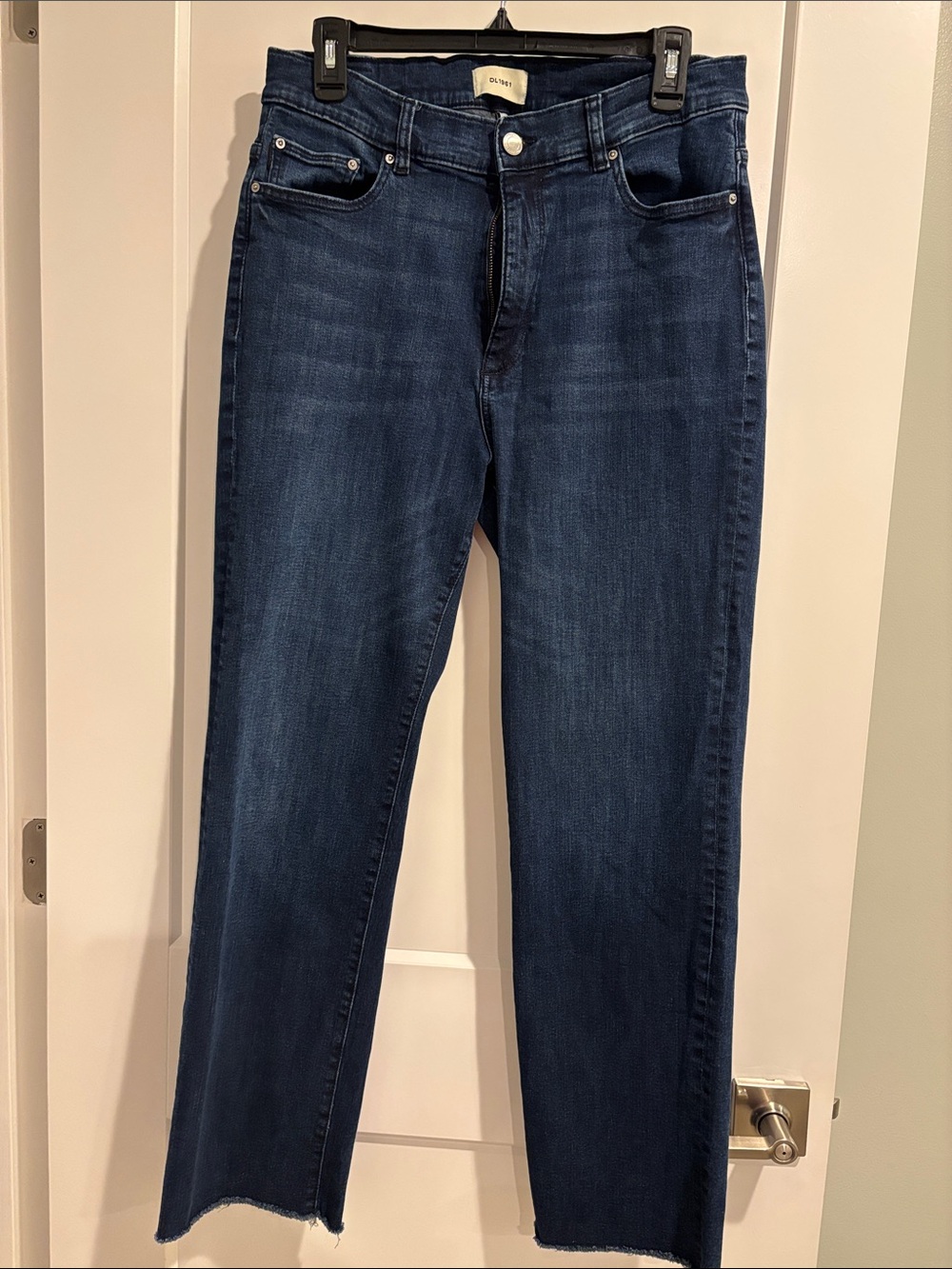 DL1961 Women’s Straight Leg Raw Hem Jeans 32